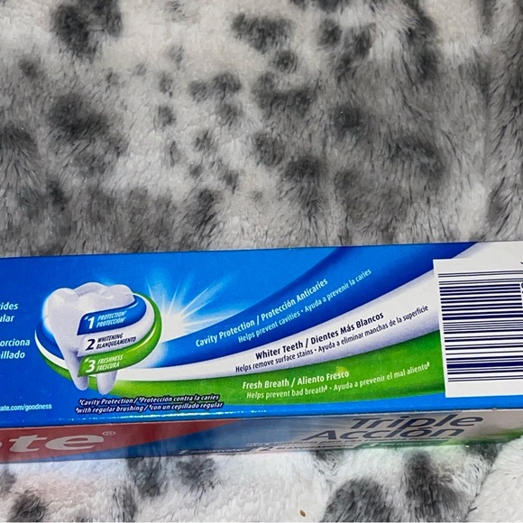 Colgate Toothpaste - Picture 5 of 8